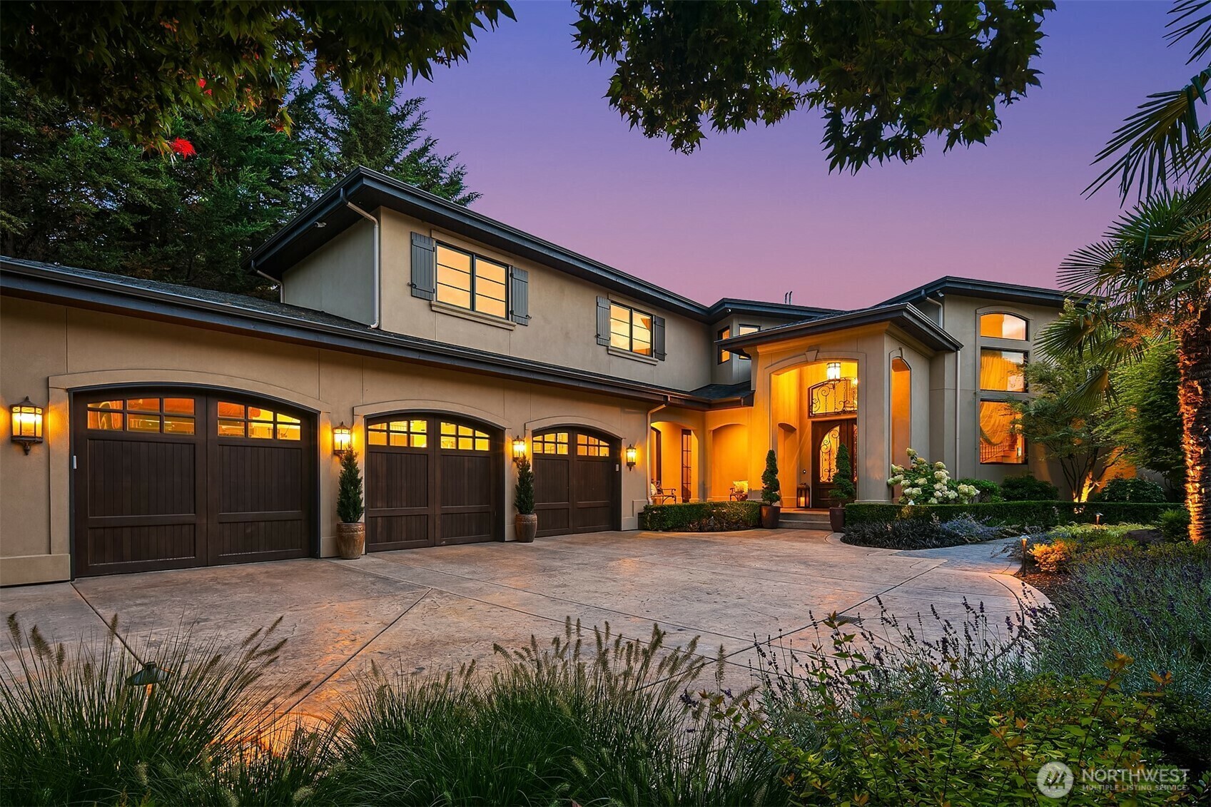 Property Photo: 253 E Lake Sammamish Parkway SE WA 98074