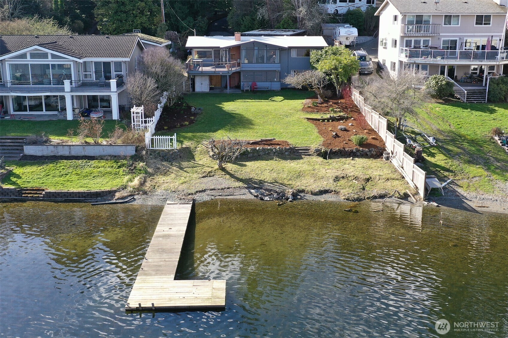 Property Photo:  1818 W Lake Sammamish Parkway SE  WA 98008 