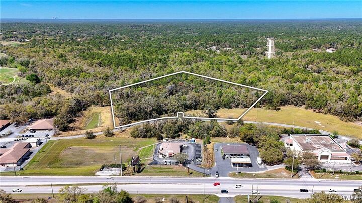 Property Photo: 2403 W Coast Path FL 34465