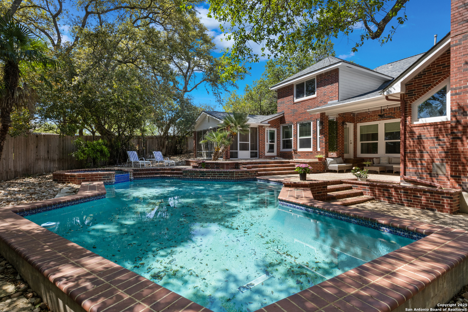 Property Photo: 1606 Thrush Court TX 78248