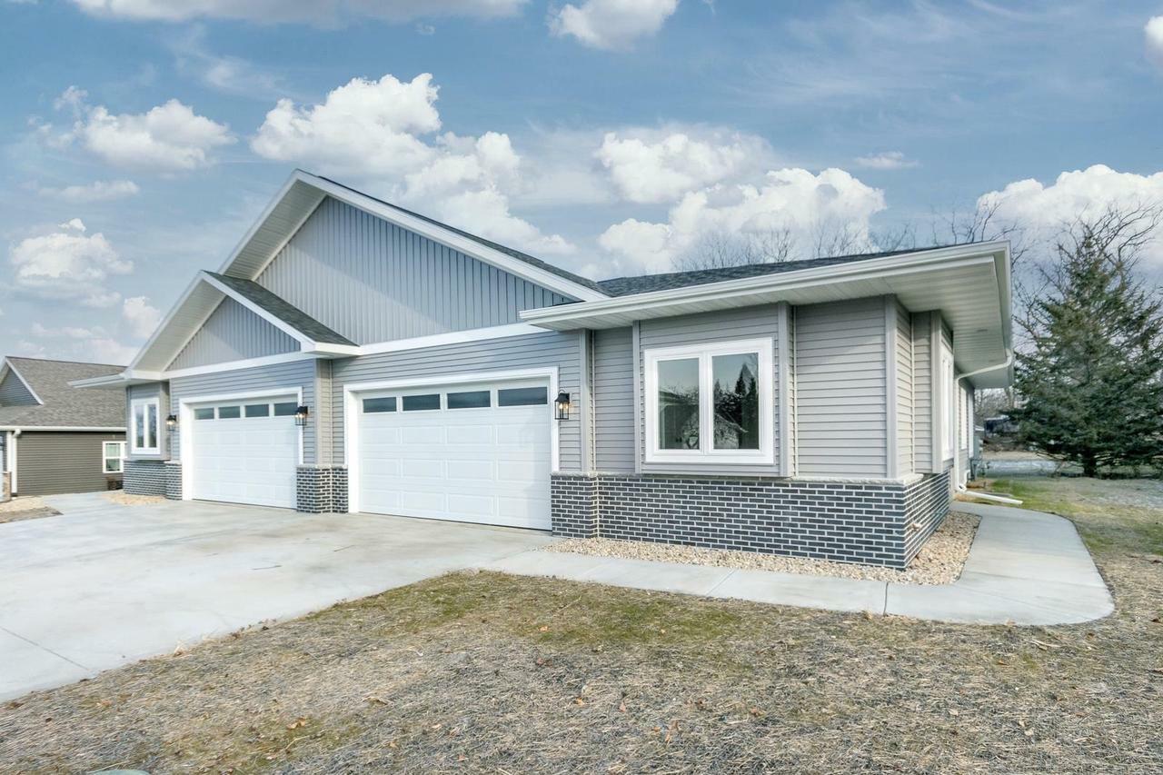 117 Ashberry Lane  Stoughton WI 53589 photo