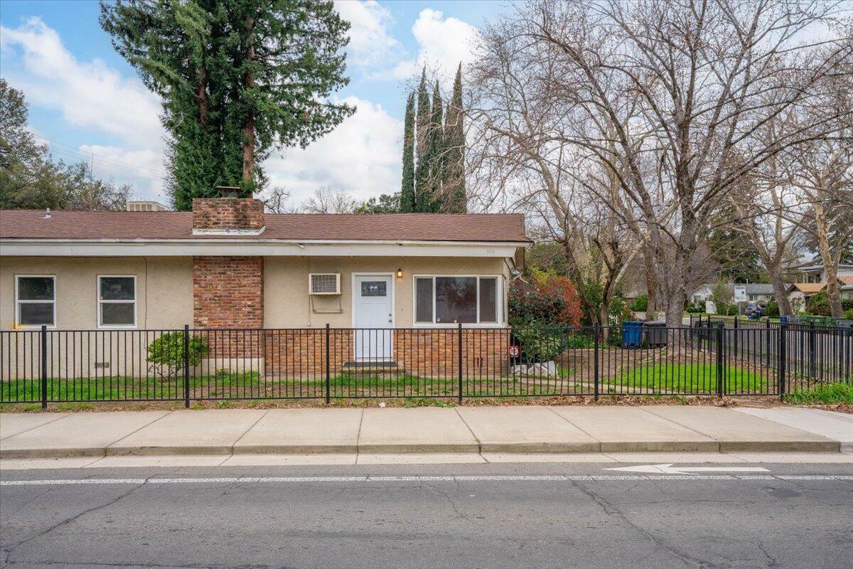 Property Photo:  545 Parkview Avenue  CA 96001 