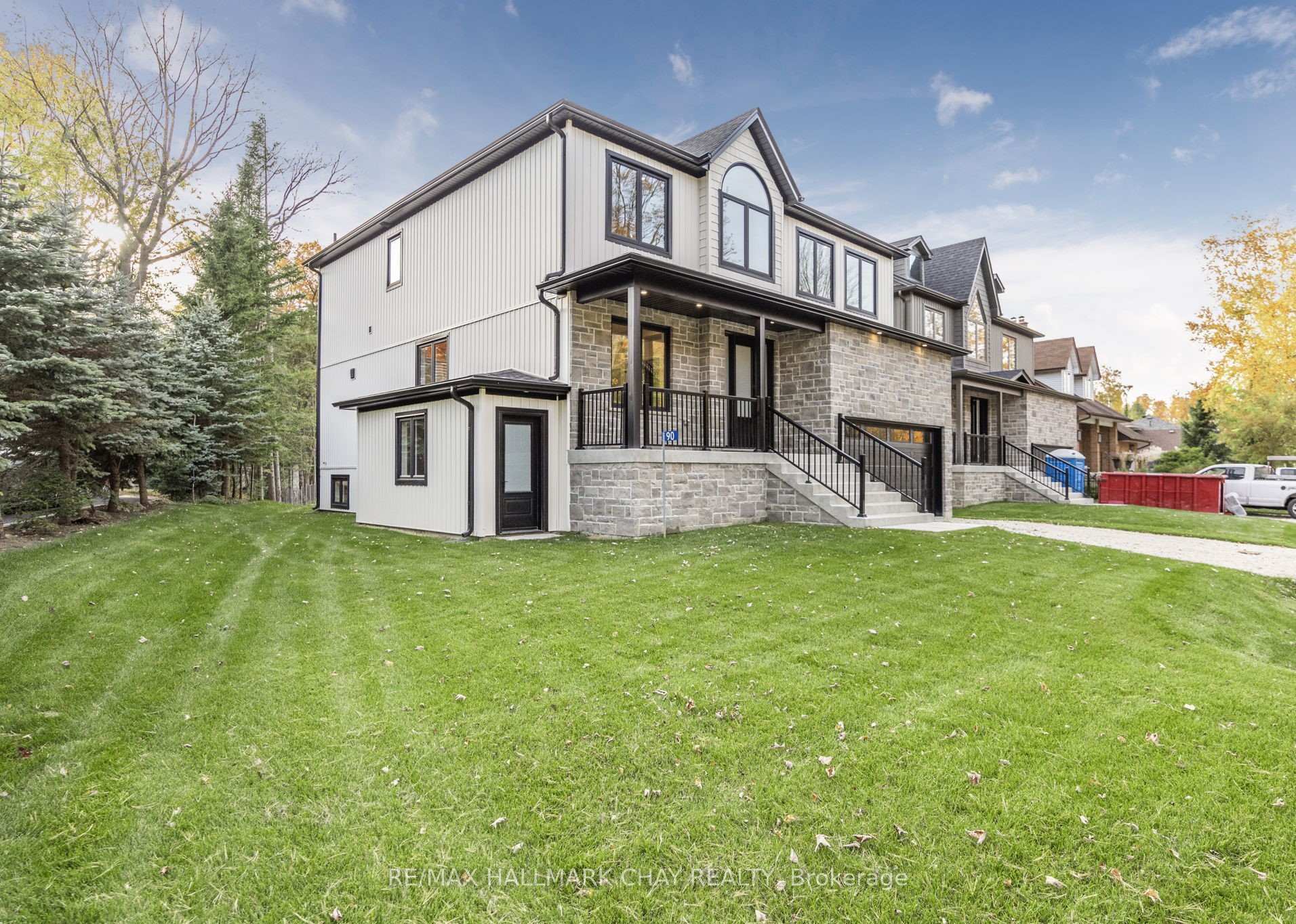 Property Photo: 90 37th Street N ON L9Z 2B5