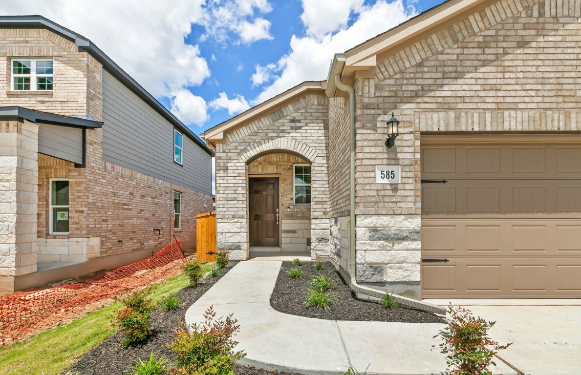 Property Photo: 585 Tailwind Drive TX 78640