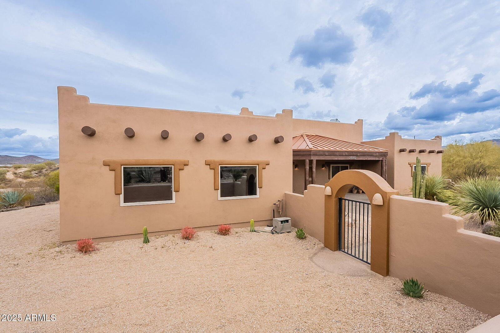 Property Photo:  38910 N School House Road  AZ 85331 