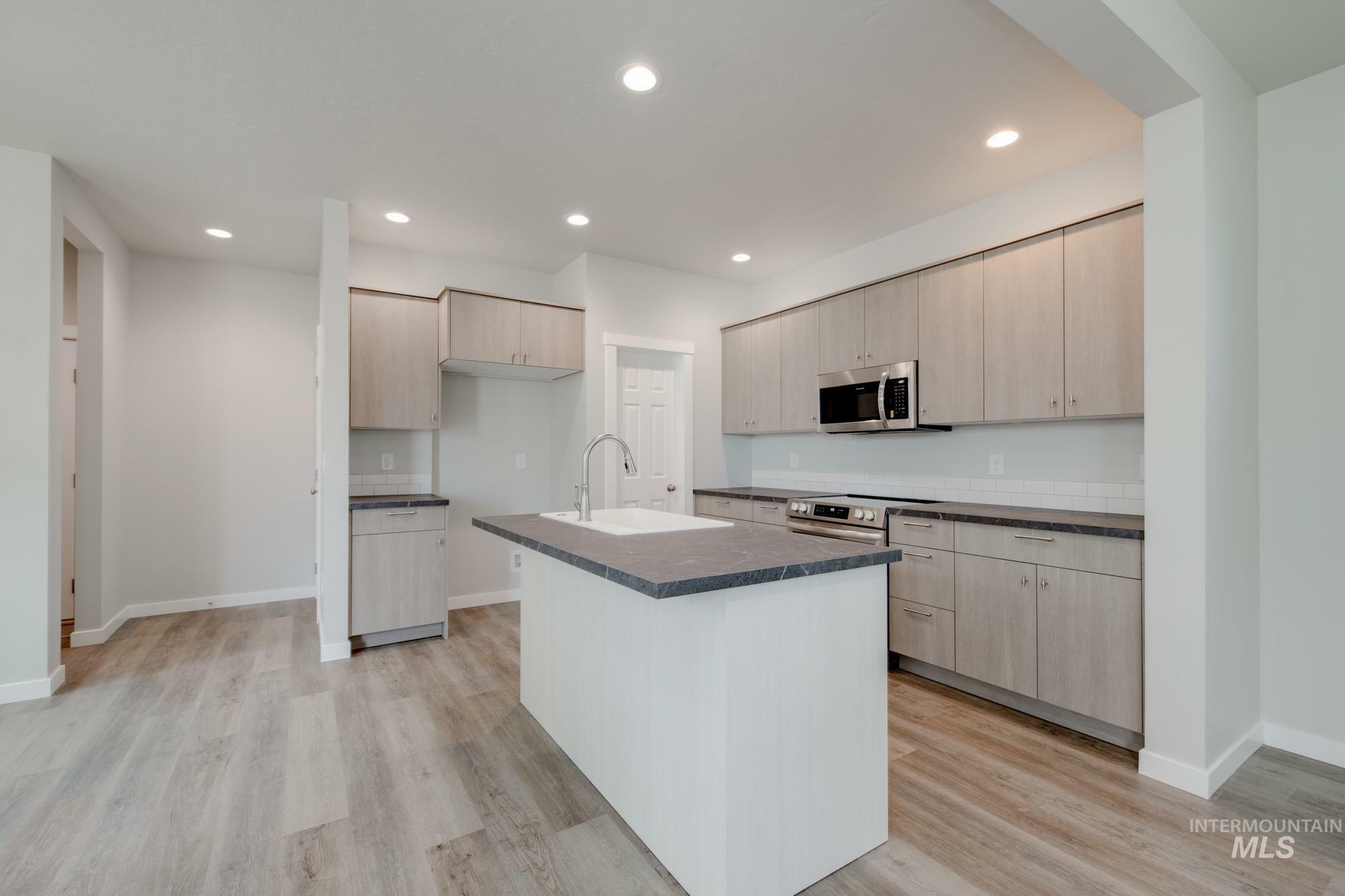 Property Photo: 2803 N Rocky Bottom Way ID 83634