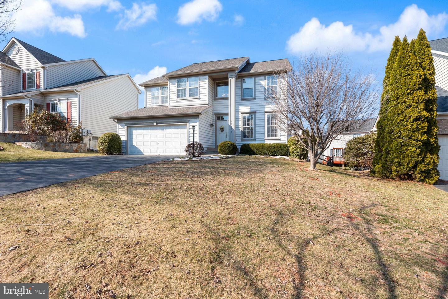 Property Photo: 13409 Queenstown Lane MD 20874