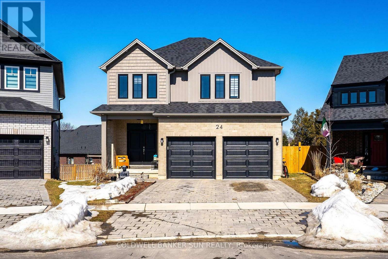Photo de la propriété: 24 Sutherland Crescent ON N5C 0E3