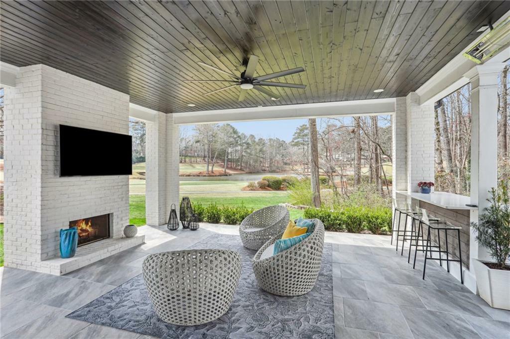 Property Photo: 1460 Lakemist Court GA 30075