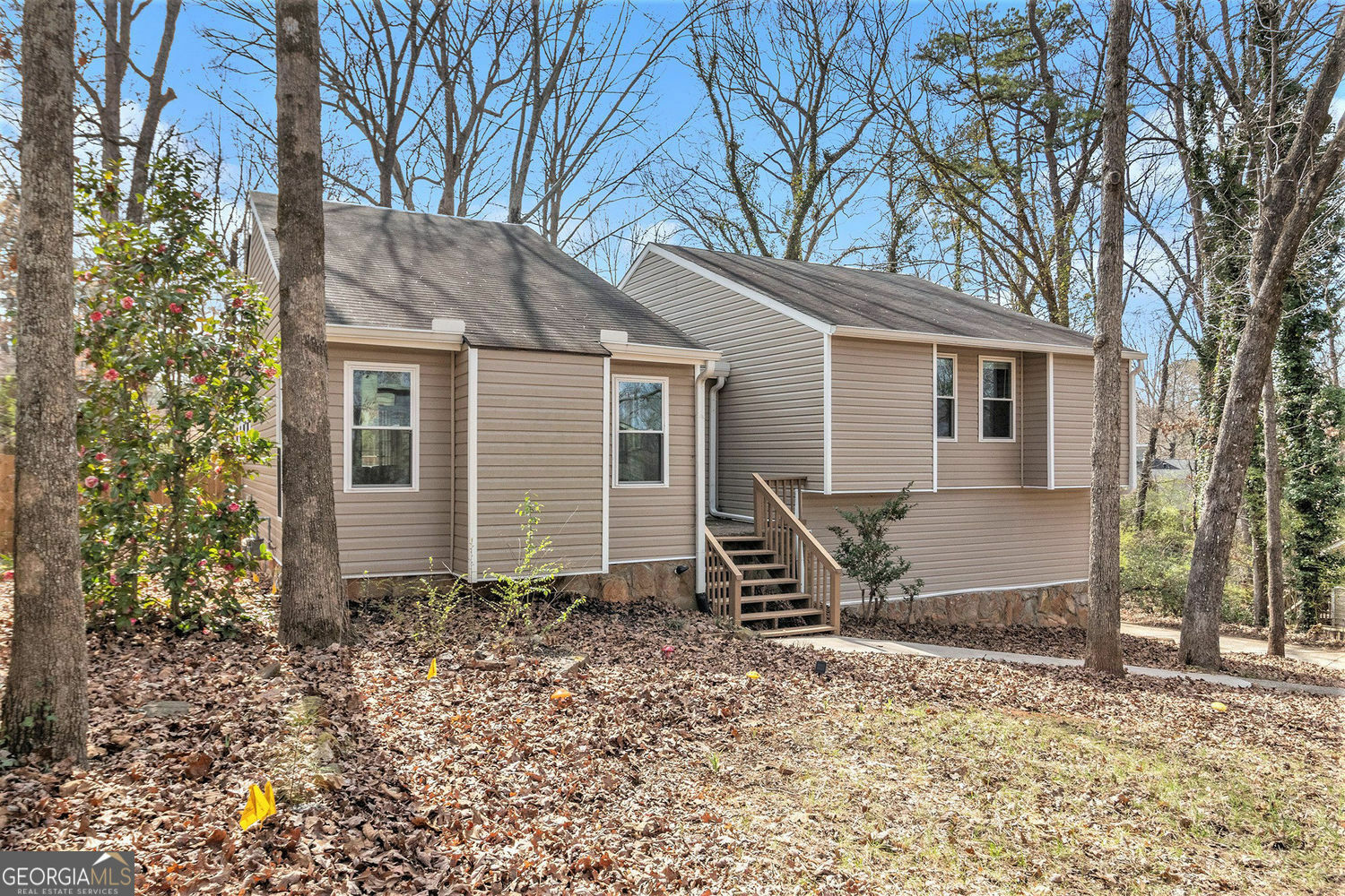 Property Photo:  6739 Valley Court  GA 30135 