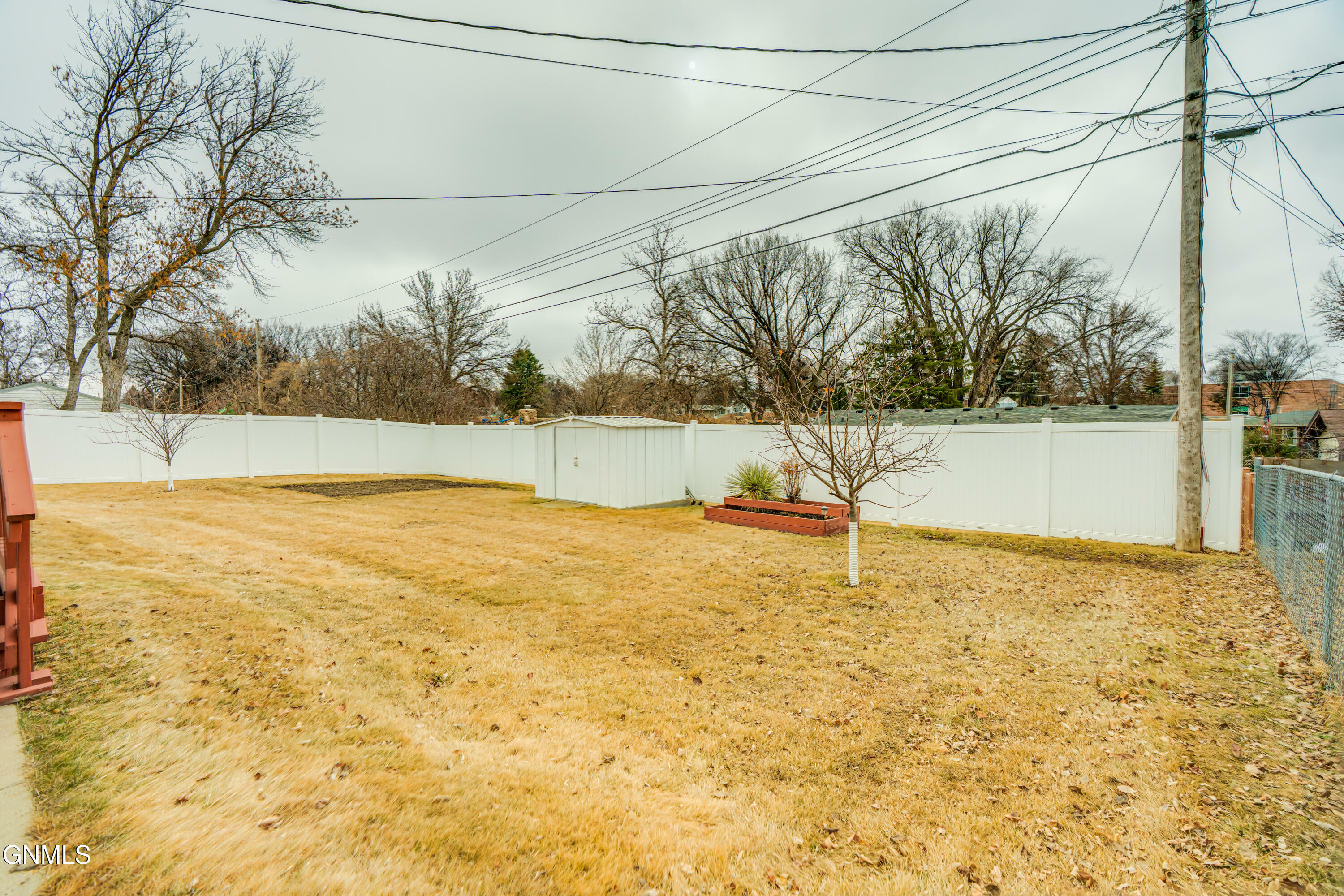 Property Photo:  331 Shady Lane  ND 58501 