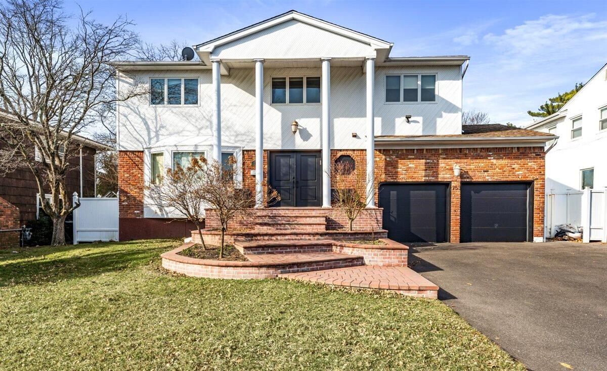 Property Photo:  753 Kearny Drive  NY 11581 