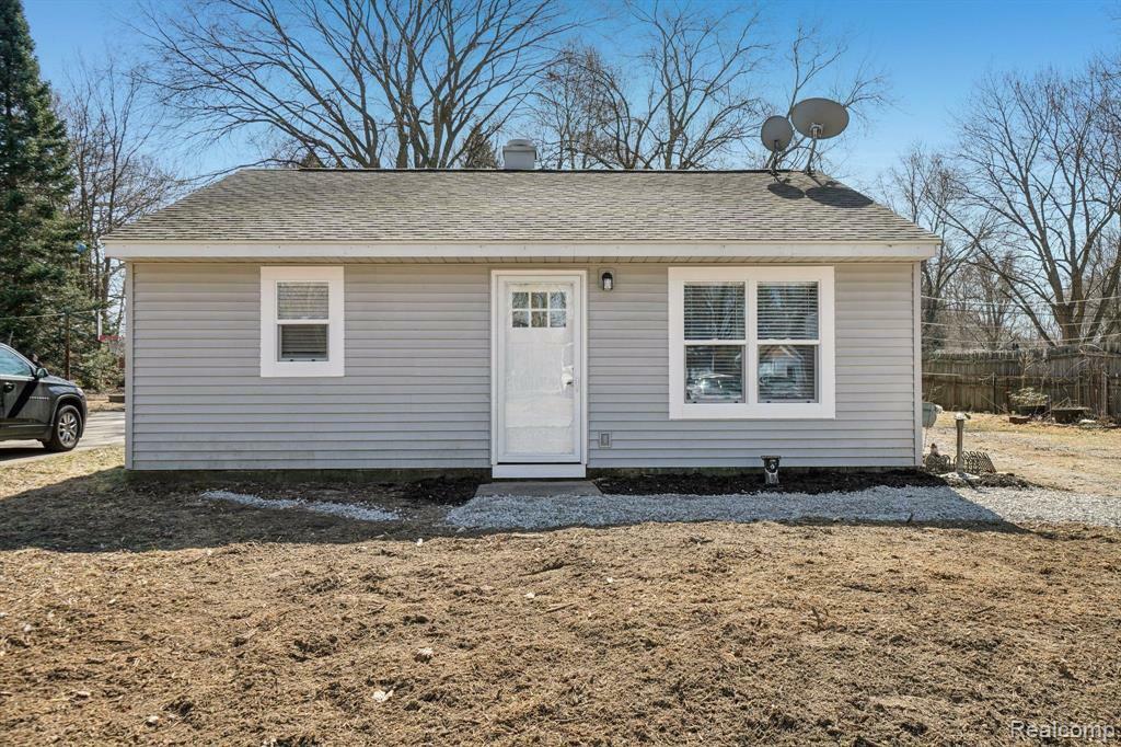 Property Photo: 2744 James Road MI 48326 1919