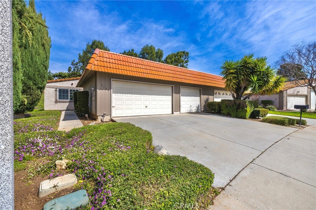 5730 Falling Leaf Lane  Jurupa Valley CA 92509 photo