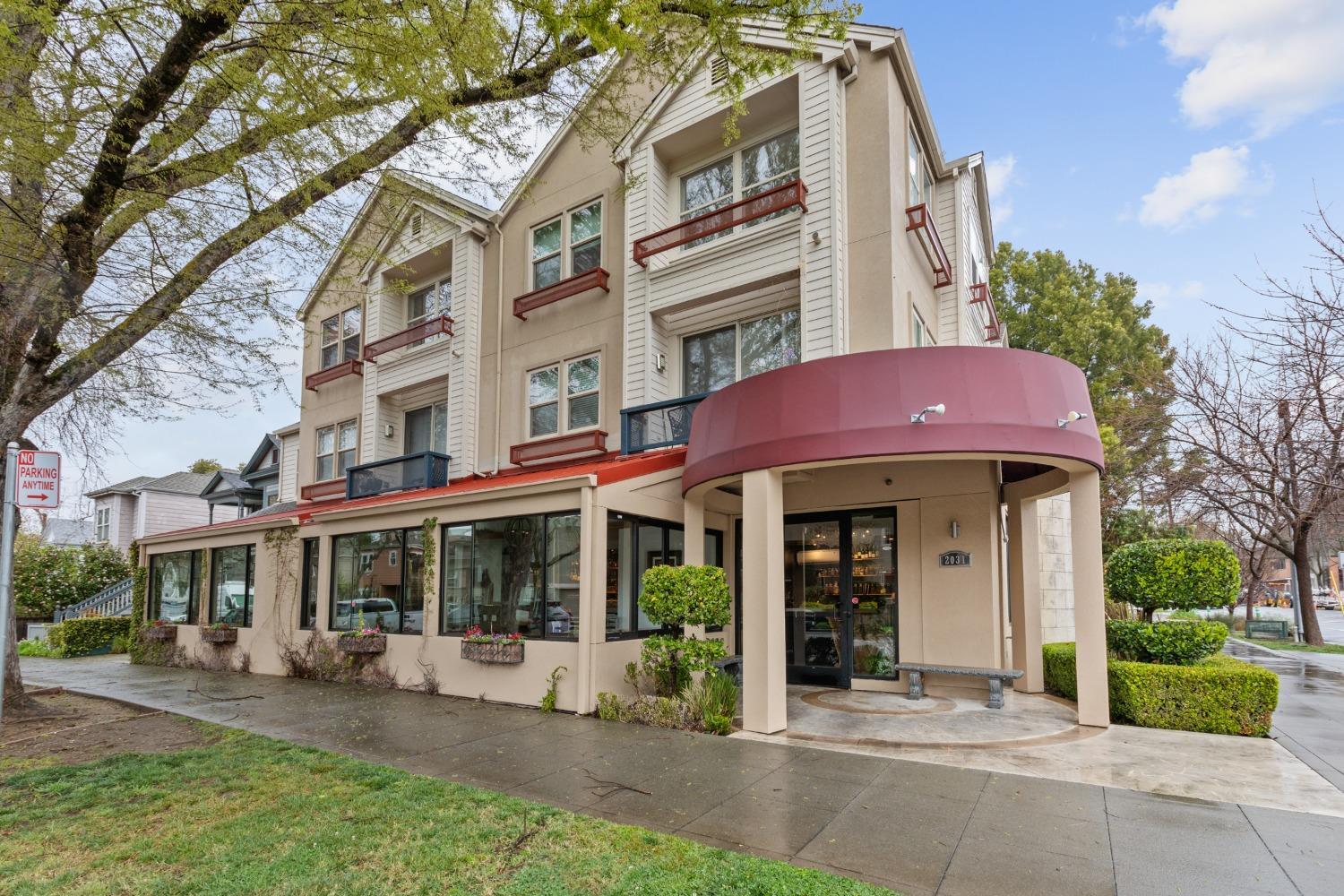 Property Photo: 2025 S Street 204 CA 95811