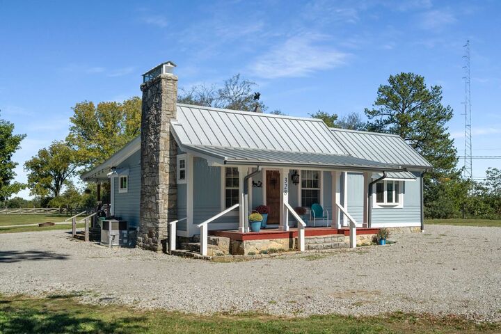 Property Photo:  319 E Hill Ave  TN 37091 