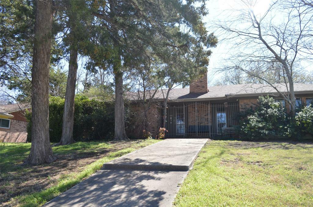 Property Photo:  1226 W Camp Wisdom Road  TX 75116 