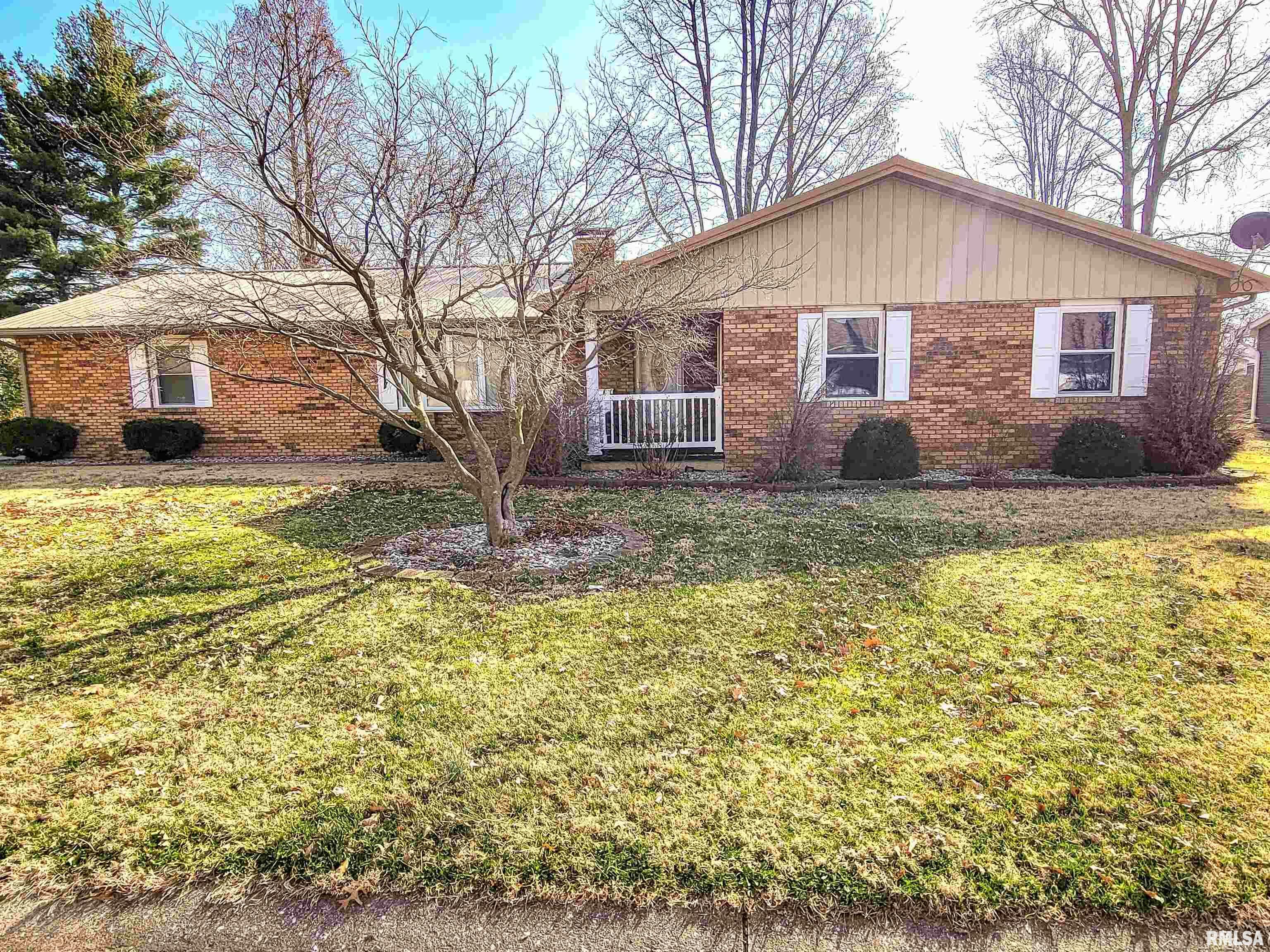 Property Photo: 302 Country Club Estates Drive IL 62881