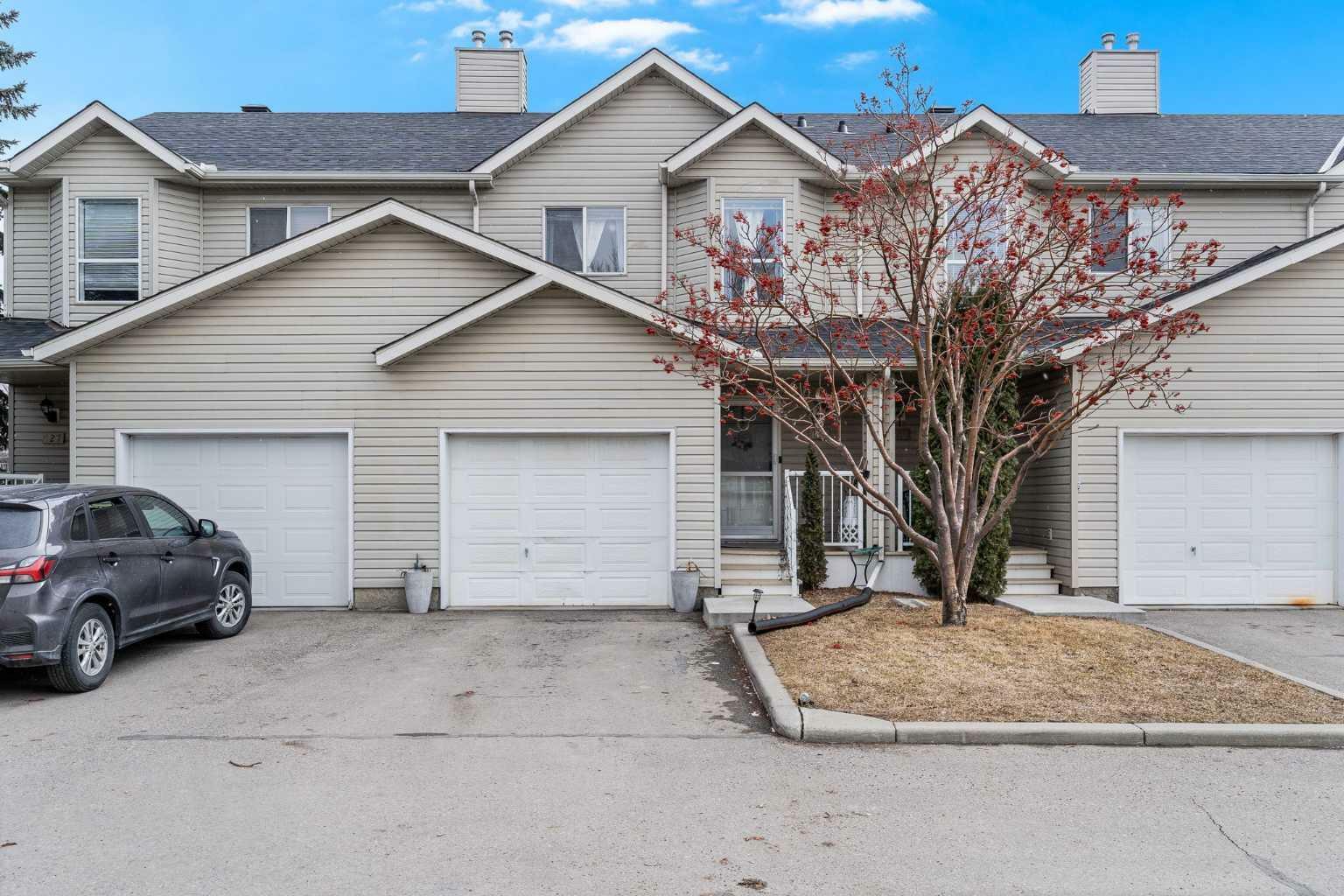 Photo de la propriété: 125 Mt Douglas Manor SE AB T2Z 3C8