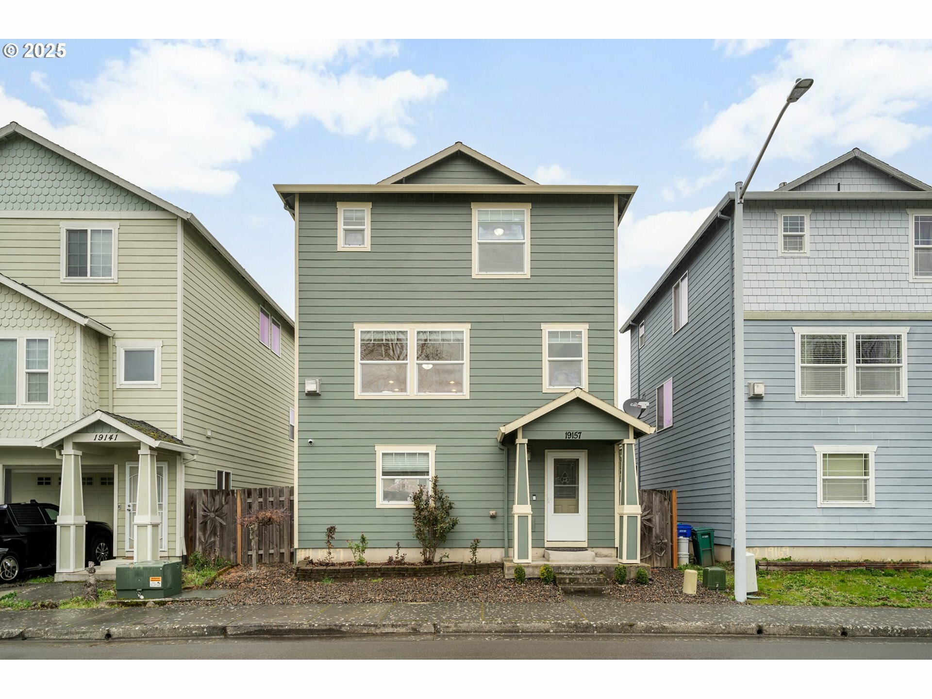 19157 SE Ash St  Portland OR 97233 photo