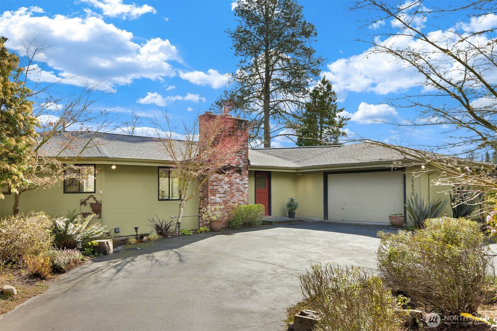 Property Photo: 15630 94th Avenue SW WA 98070