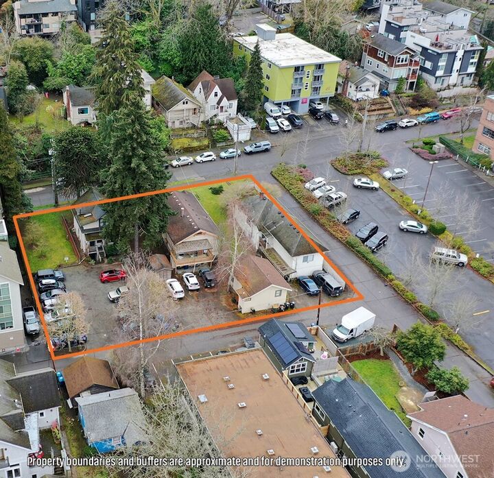 Property Photo:  34  36, 38, 42 W Dravus Street  WA 98119 