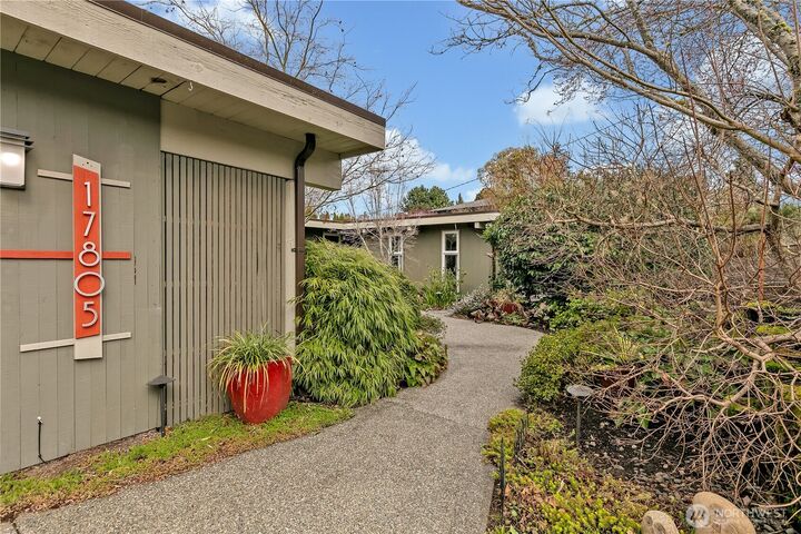 17805  6th Avenue SW  Normandy Park WA 98166 photo