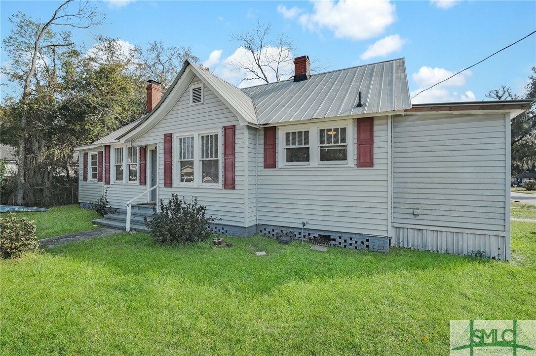 Property Photo:  2101 Delesseps Avenue  GA 31404 