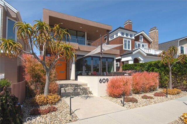 Property Photo: 609 Marigold Avenue CA 92625