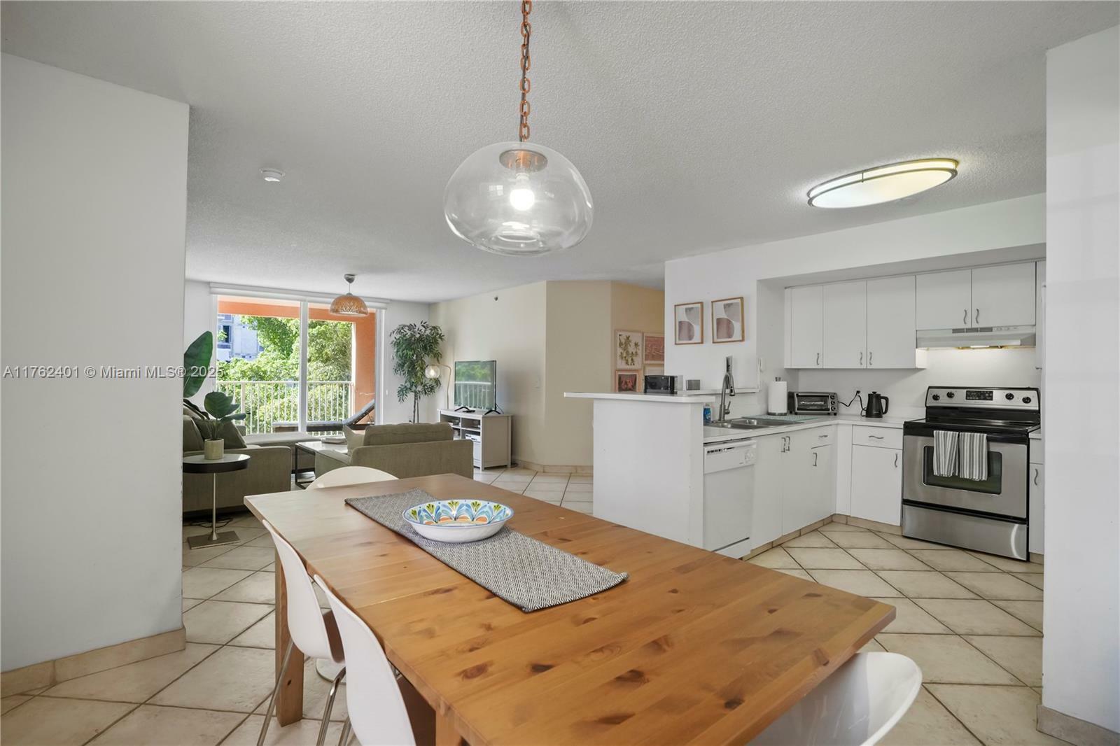 Property Photo:  19555 E Country Club Dr 8502  FL 33180 