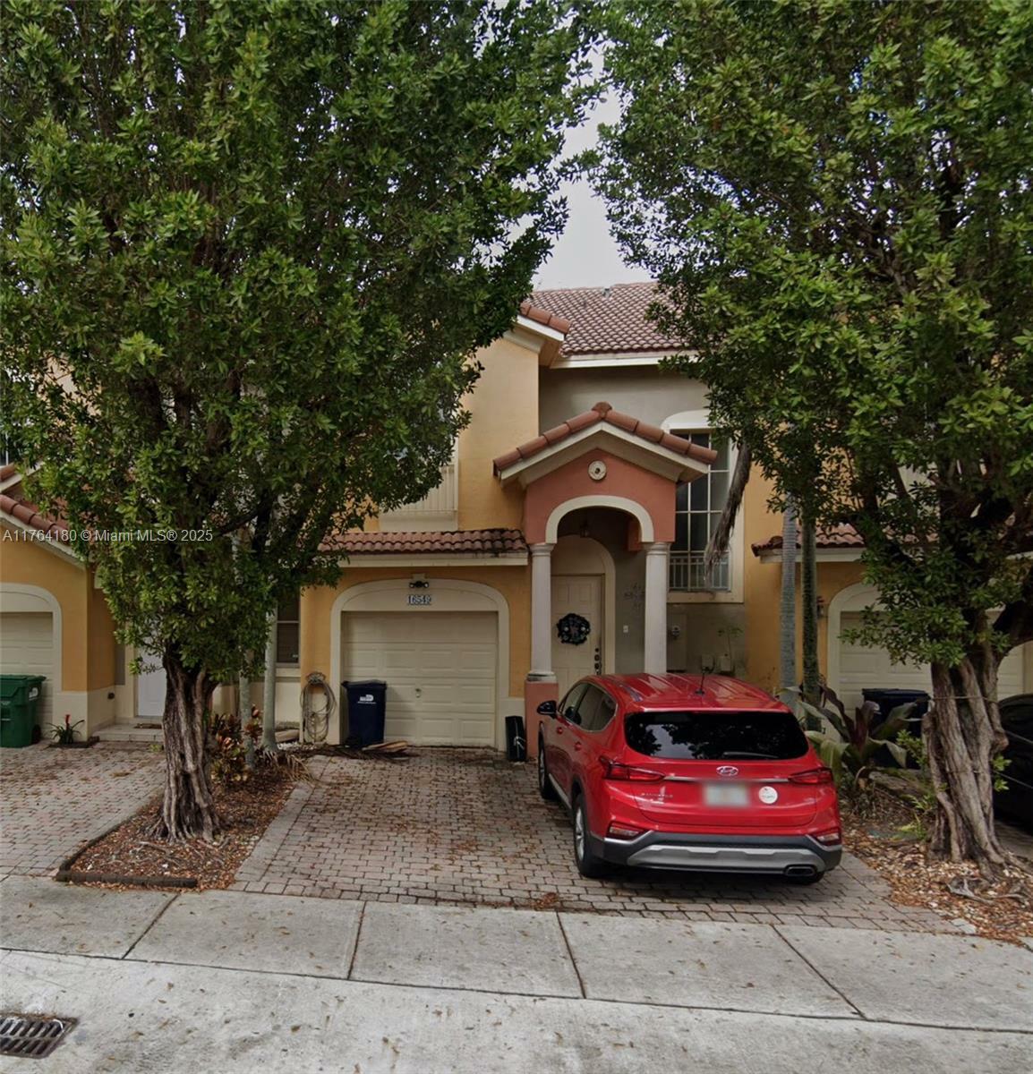 Property Photo:  16549 SW 78th Ter 16549  FL 33193 