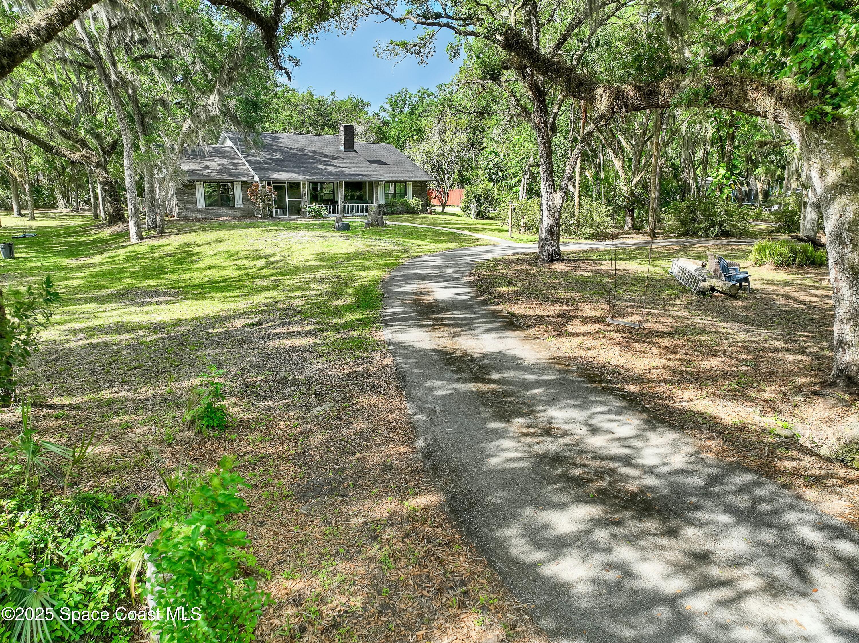 Property Photo: 2475 Cox Road FL 32926