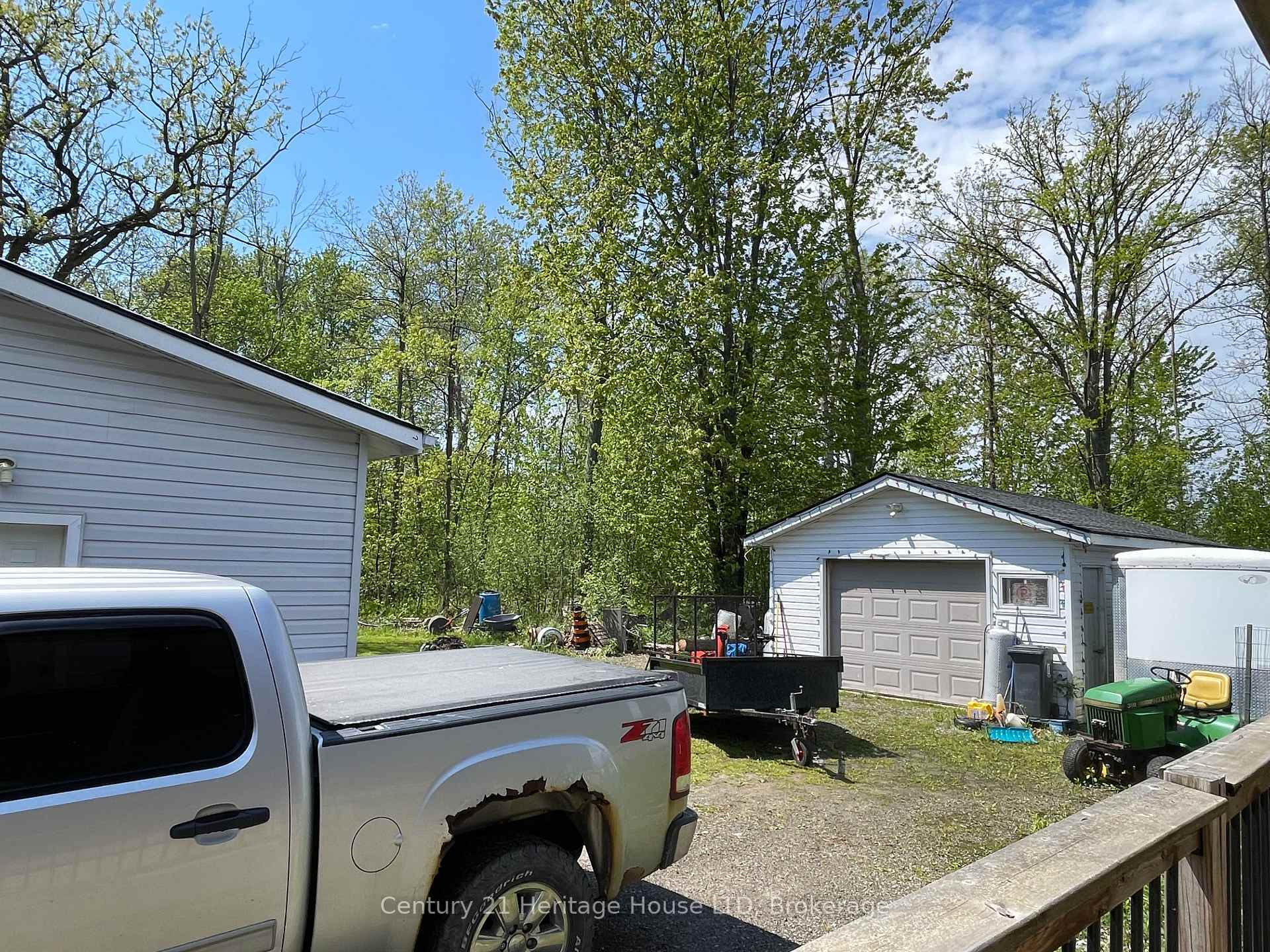 Property Photo: 3250 Grove Avenue ON L0S 1N0