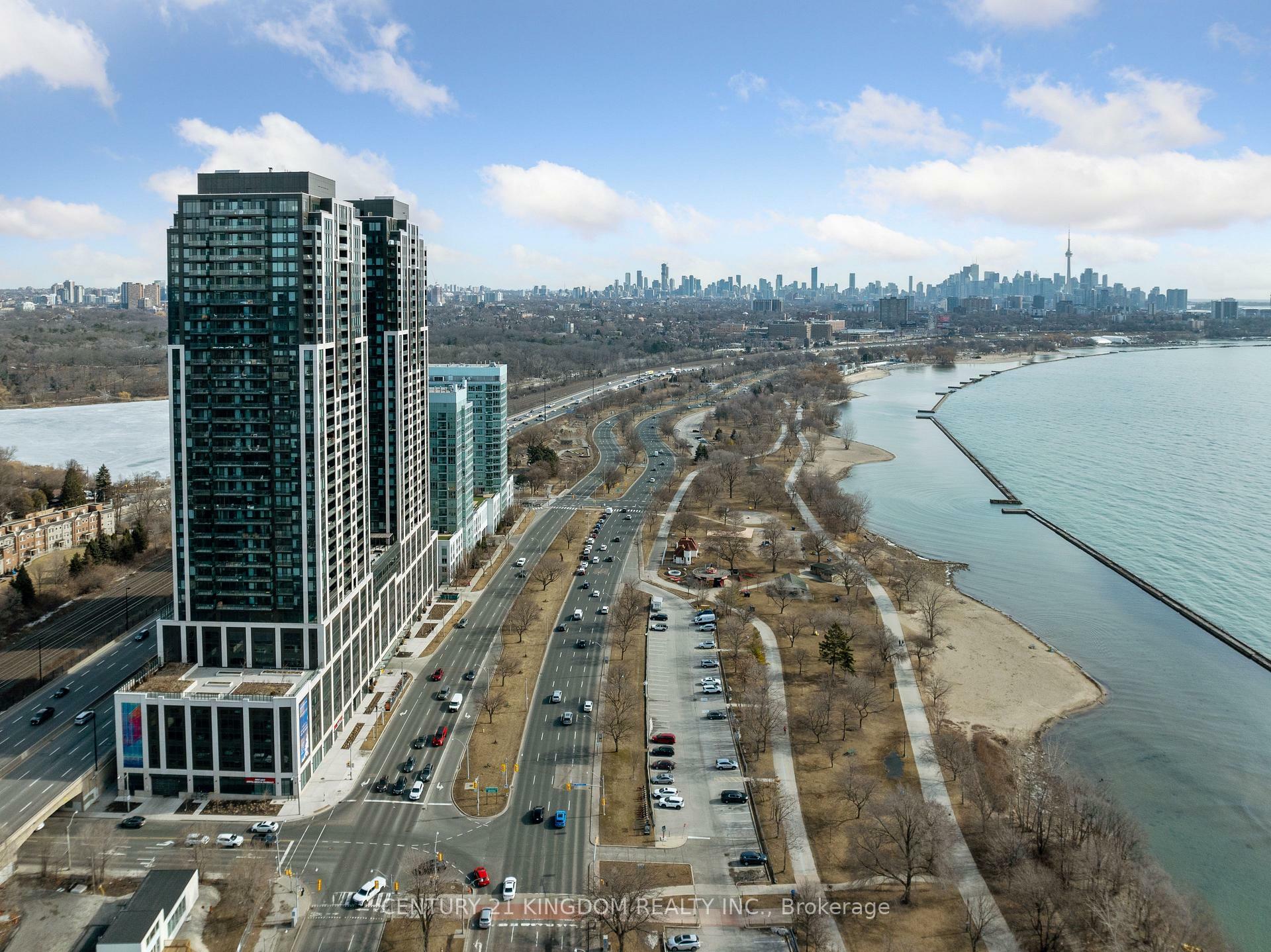 Property Photo: 1926 Lake Shore Boulevard W 2906 ON M6S 0B1