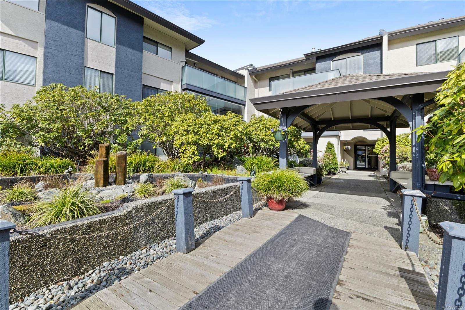 Property Photo: 3900 Shelbourne St 208 BC V8P 4H8