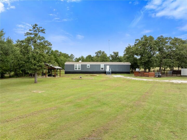 Property Photo: 319 Berry Creek Drive TX 77836