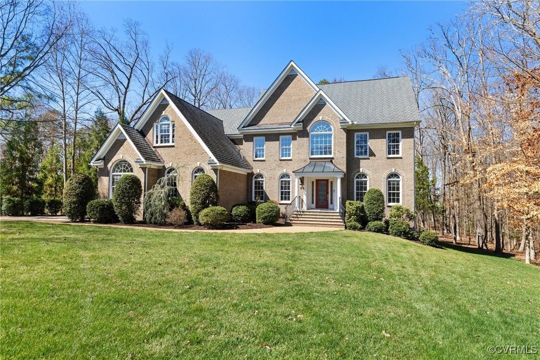 Property Photo: 14706 Felbridge Way VA 23113