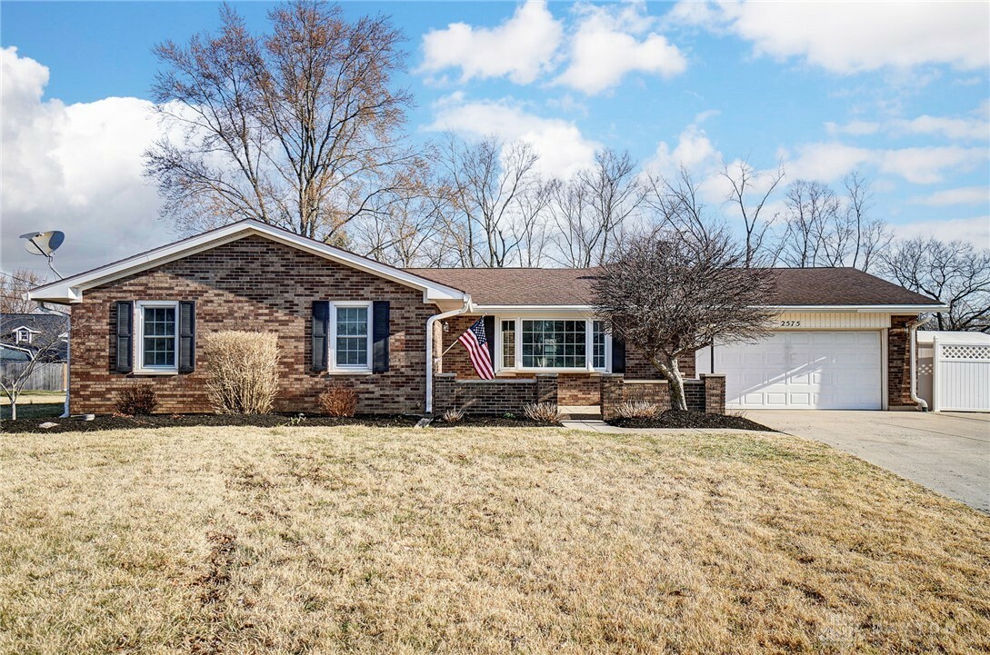 Property Photo: 2575 Rosewood Drive OH 45373