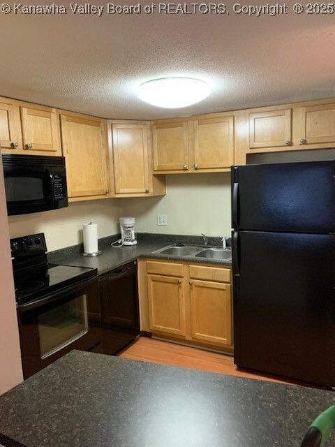 Property Photo: 2106 Kanawha Boulevard E 711 WV 25311