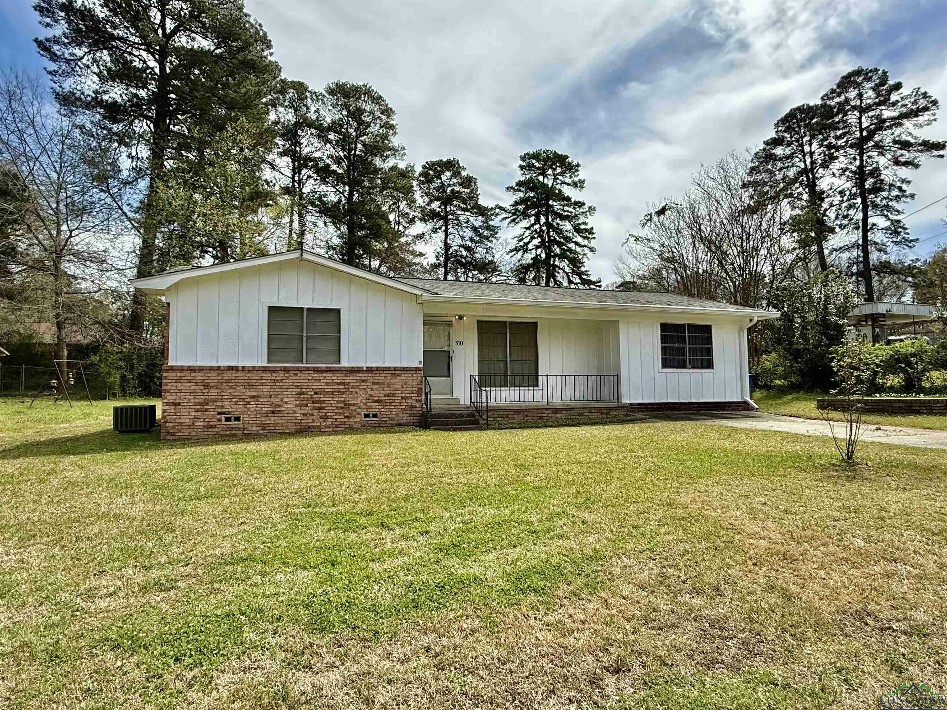 Property Photo: 510 Murray TX 75672