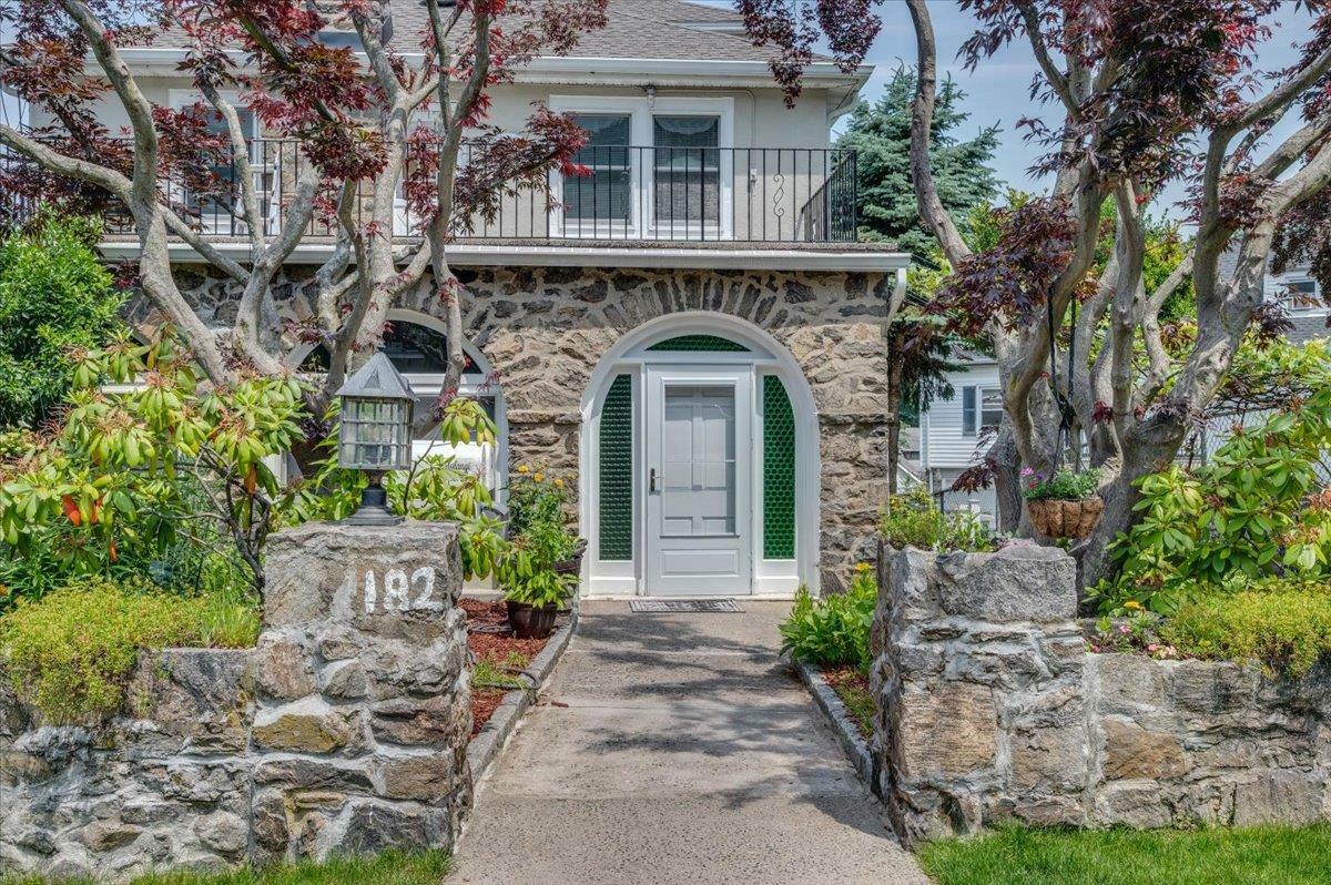 Property Photo: 182 Grant Avenue 2 NY 10604