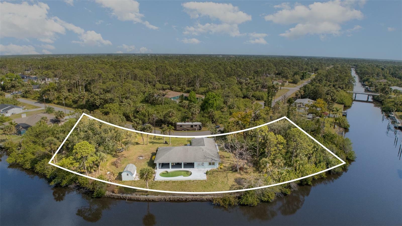 Property Photo: 535 Ramblewood Street FL 33953
