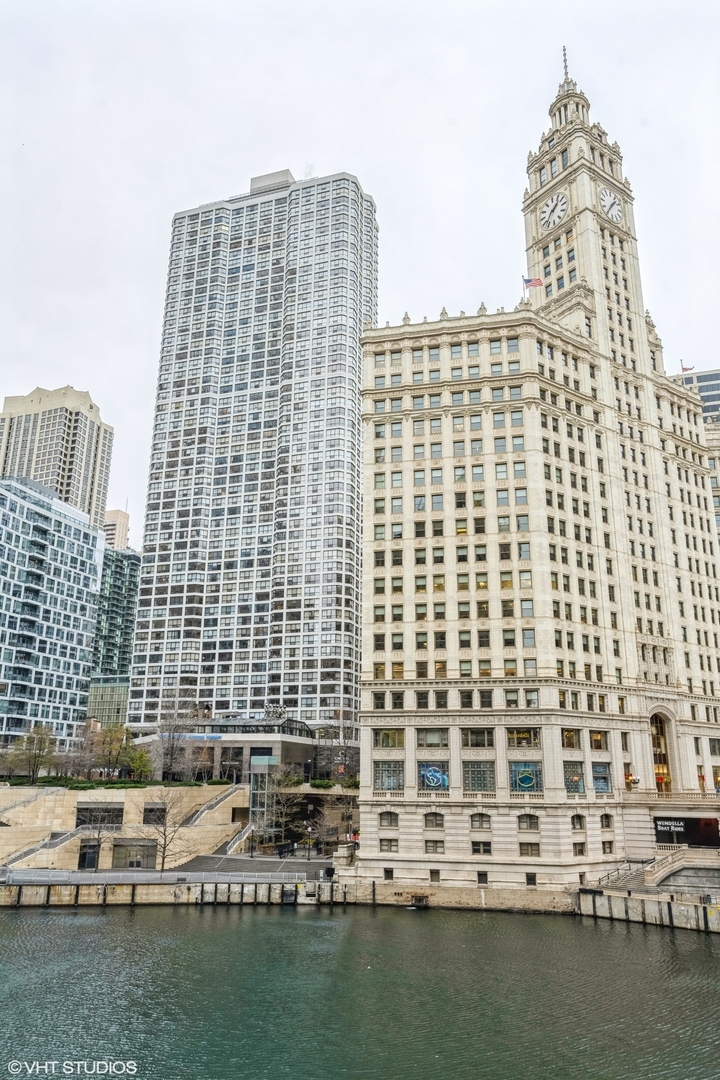 405 N Wabash Avenue 4711  Chicago IL 60611 photo
