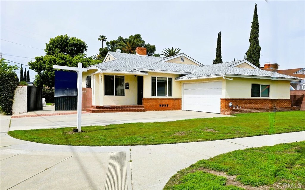 7001 Wortser Avenue  North Hollywood CA 91605 photo