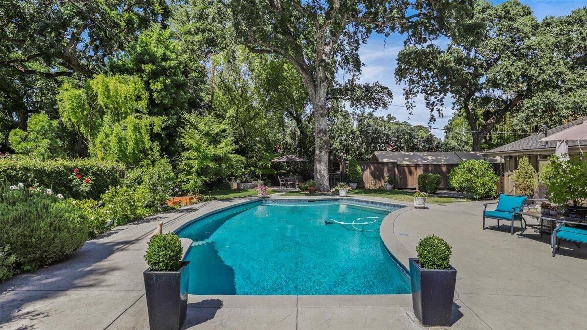 Property Photo:  7209 Woodside Drive  CA 95207 