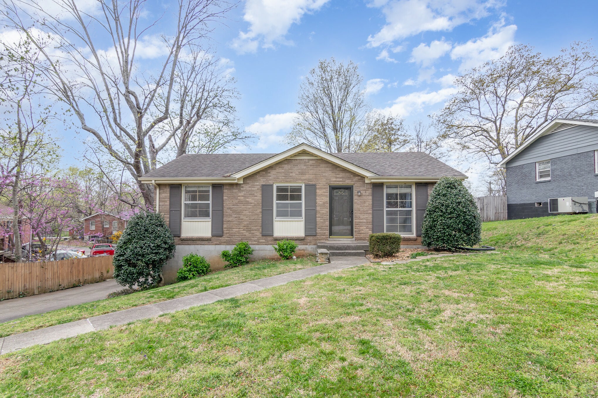 Property Photo: 2006 Post Rd TN 37043