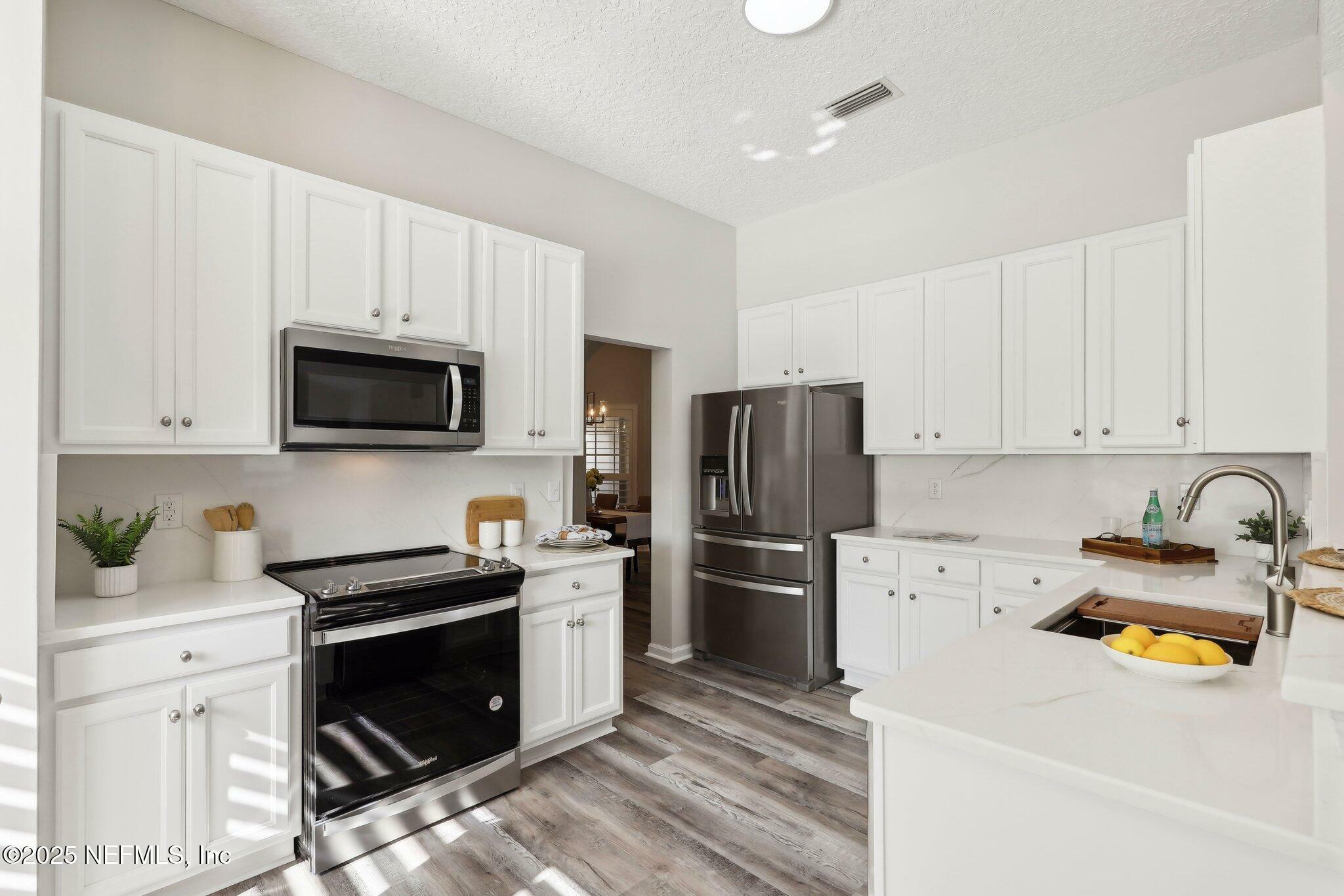 Property Photo: 909 Thoroughbred Drive FL 32065