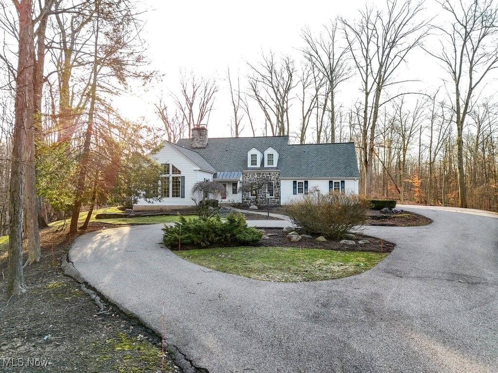 Property Photo: 20 Stonecreek Drive OH 44022
