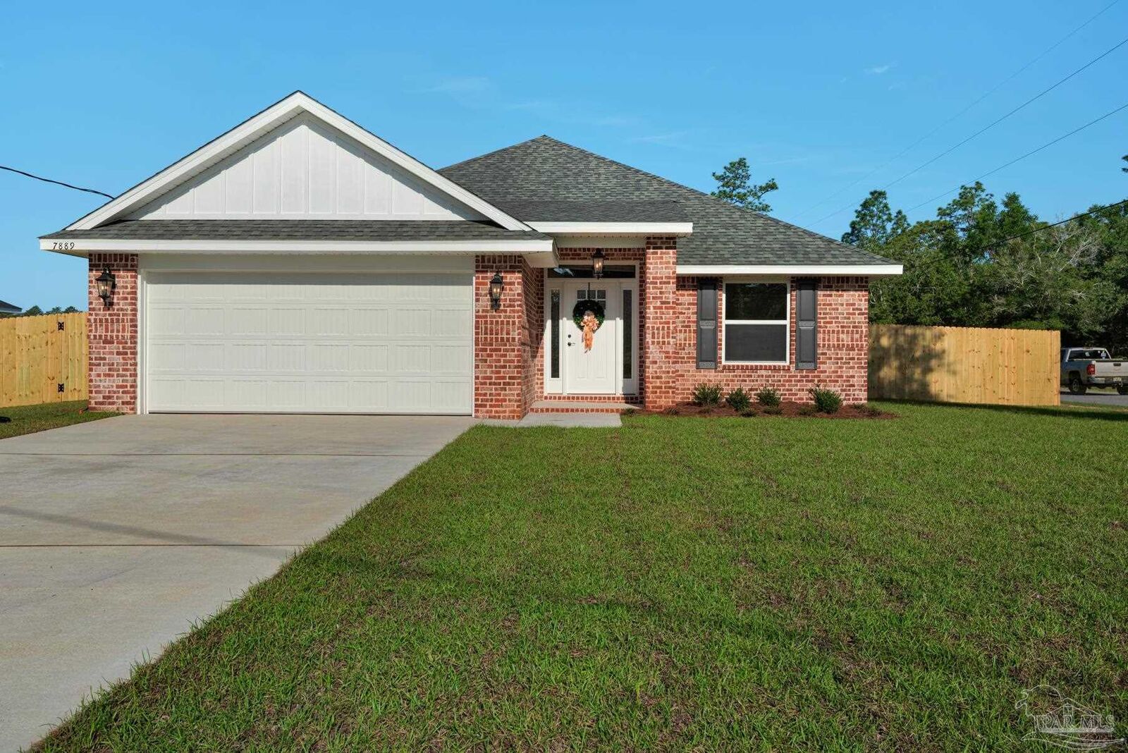Property Photo: 7889 Twin Lake Dr FL 32583