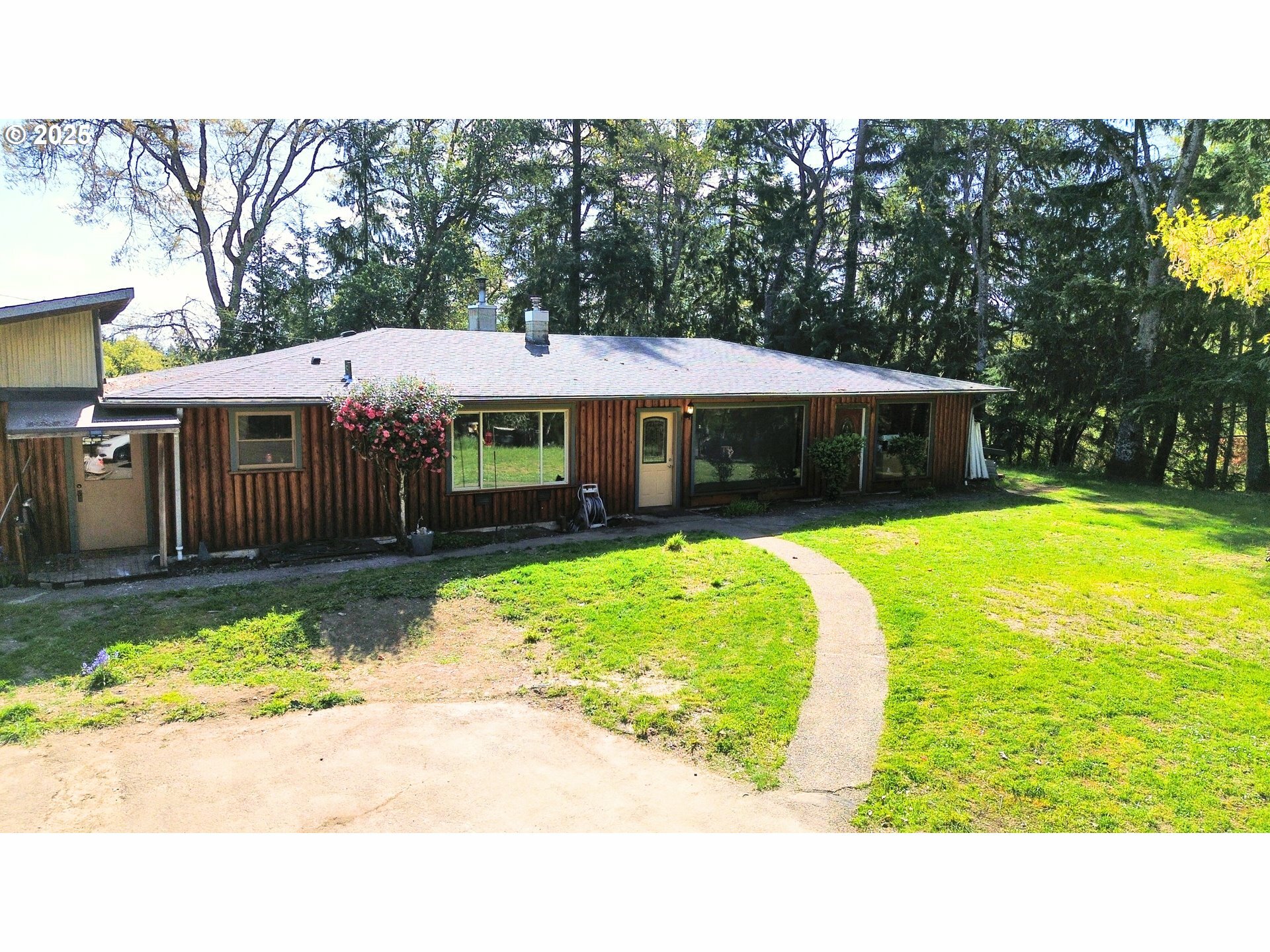 Property Photo: 28500 Ruth Ln OR 97402